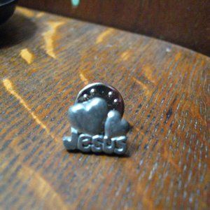 ❤️ Vintage 1970's Love Jesus Pewter Lapel Pin